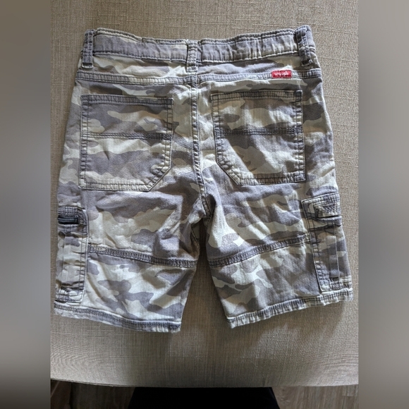 Youth Wrangler Camo Cargo Style Shorts - Picture 2 of 4